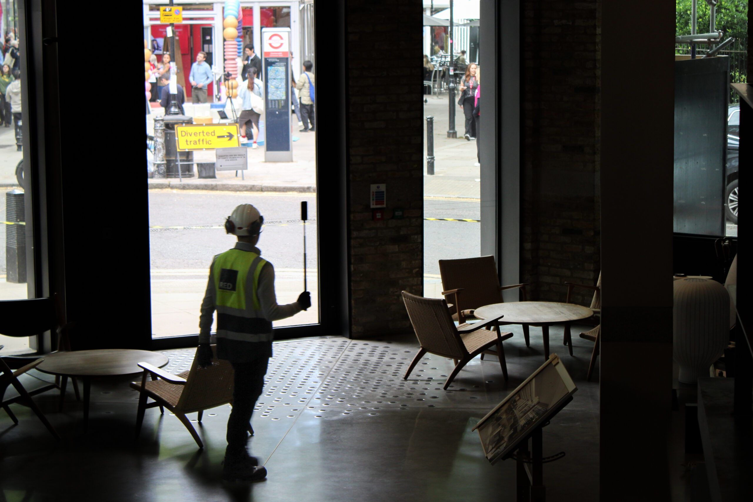 Construction is going digital. Workers are still walking out.